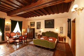 HOTEL LEONARDO