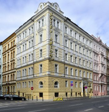 Amigo City Centre Hotel